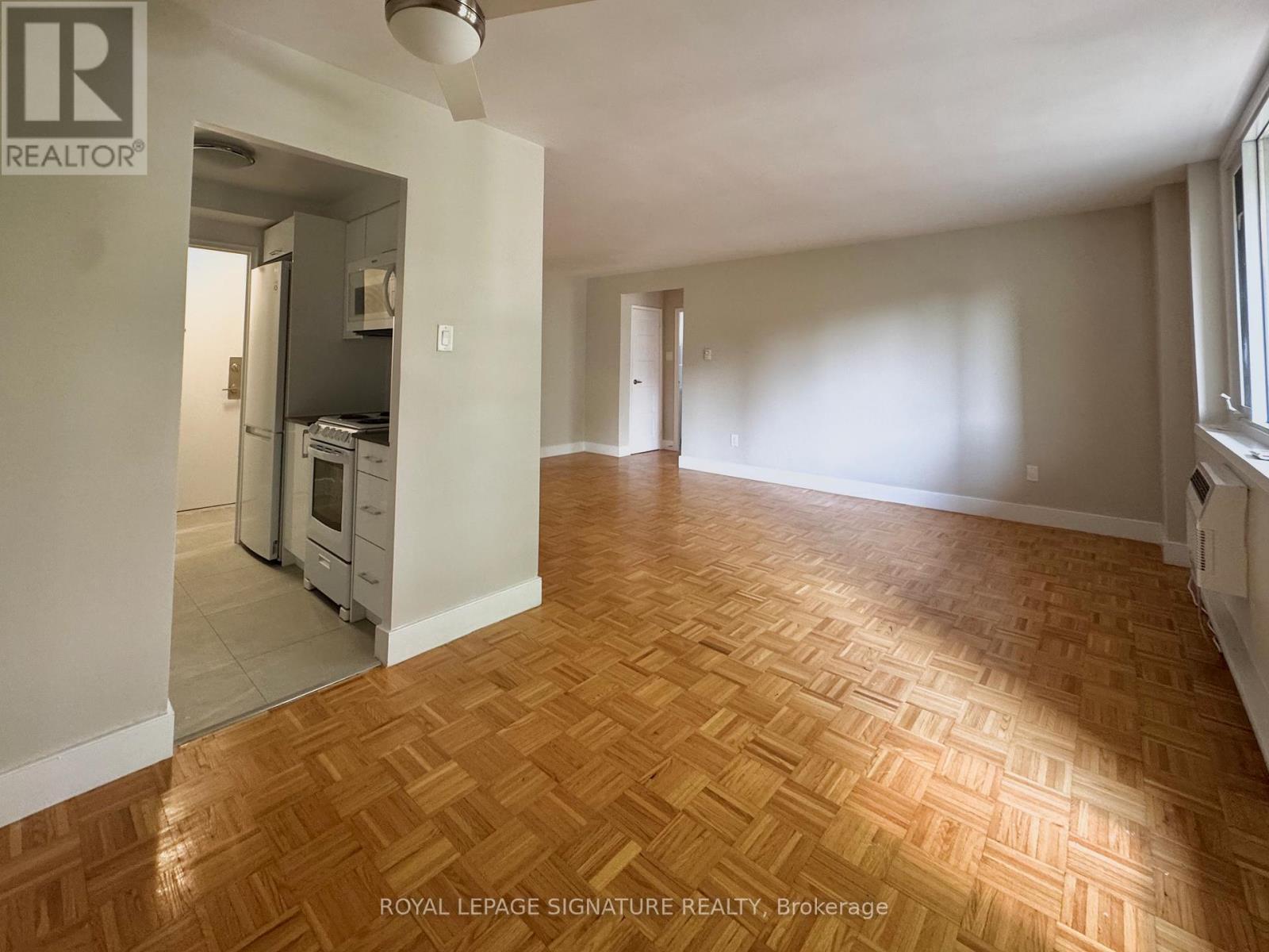Photo 2 of 403 55 Isabella Street, Toronto ON