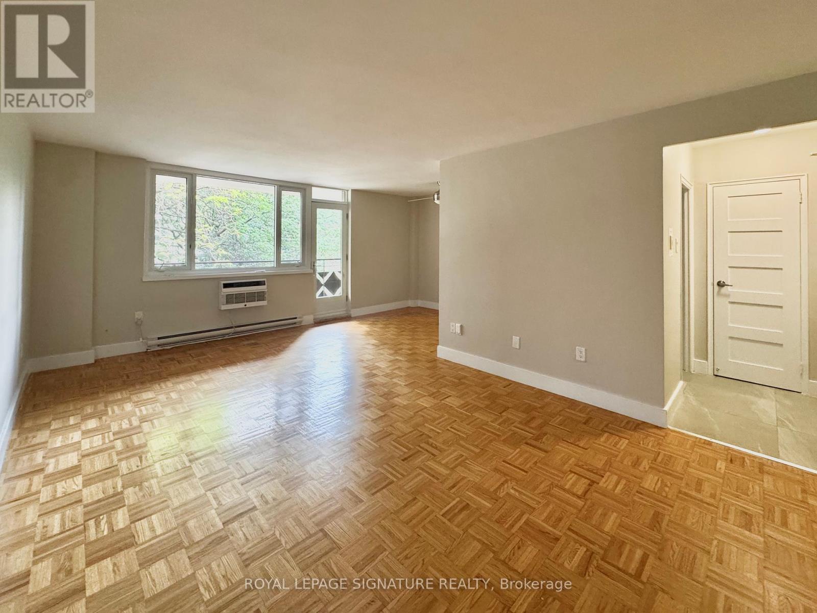 Photo 3 of 403 55 Isabella Street, Toronto ON