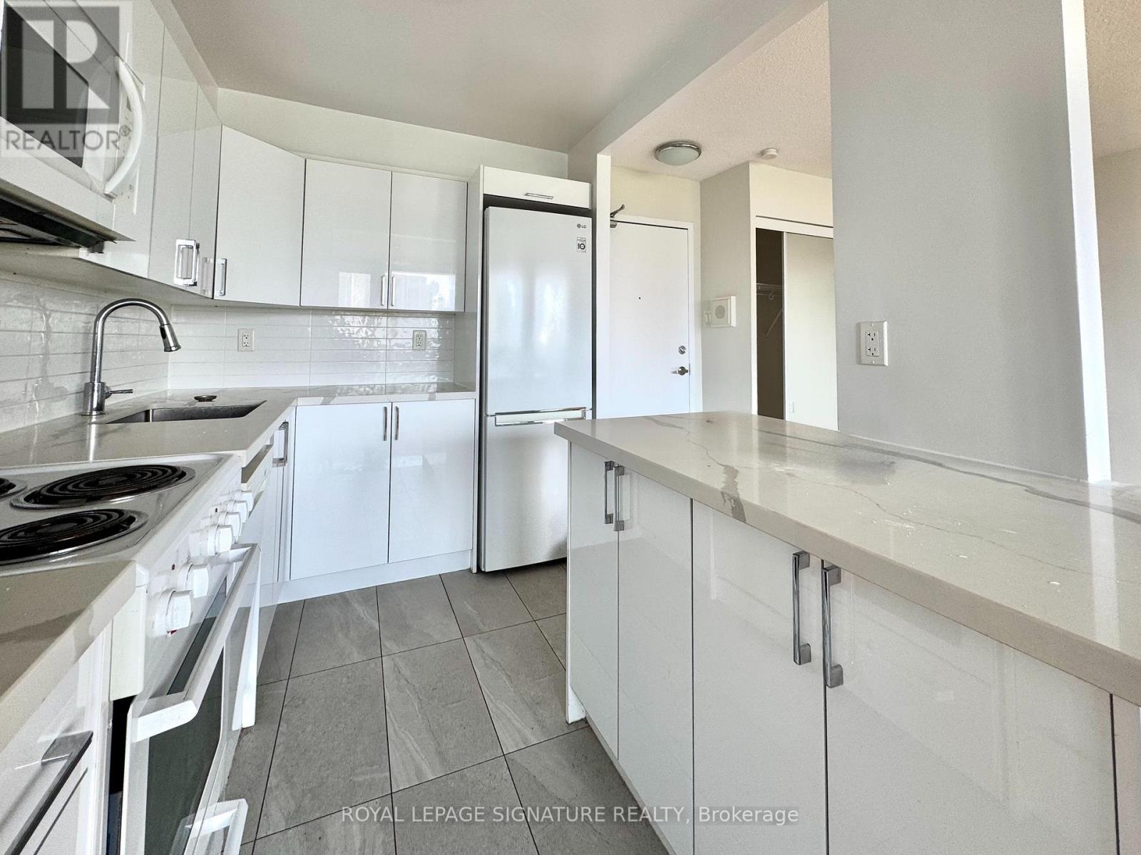 Photo 3 of 1109 666 Spadina Avenue, Toronto ON
