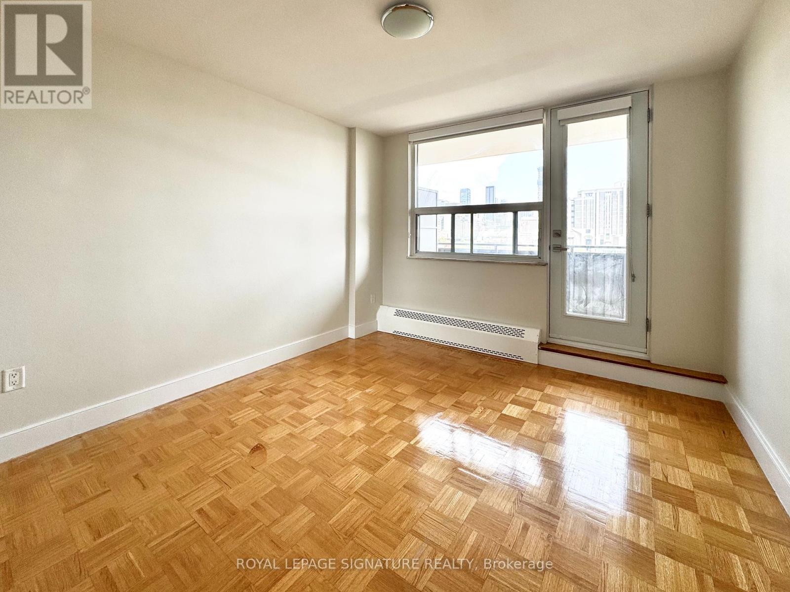 Photo 2 of 1109 666 Spadina Avenue, Toronto ON