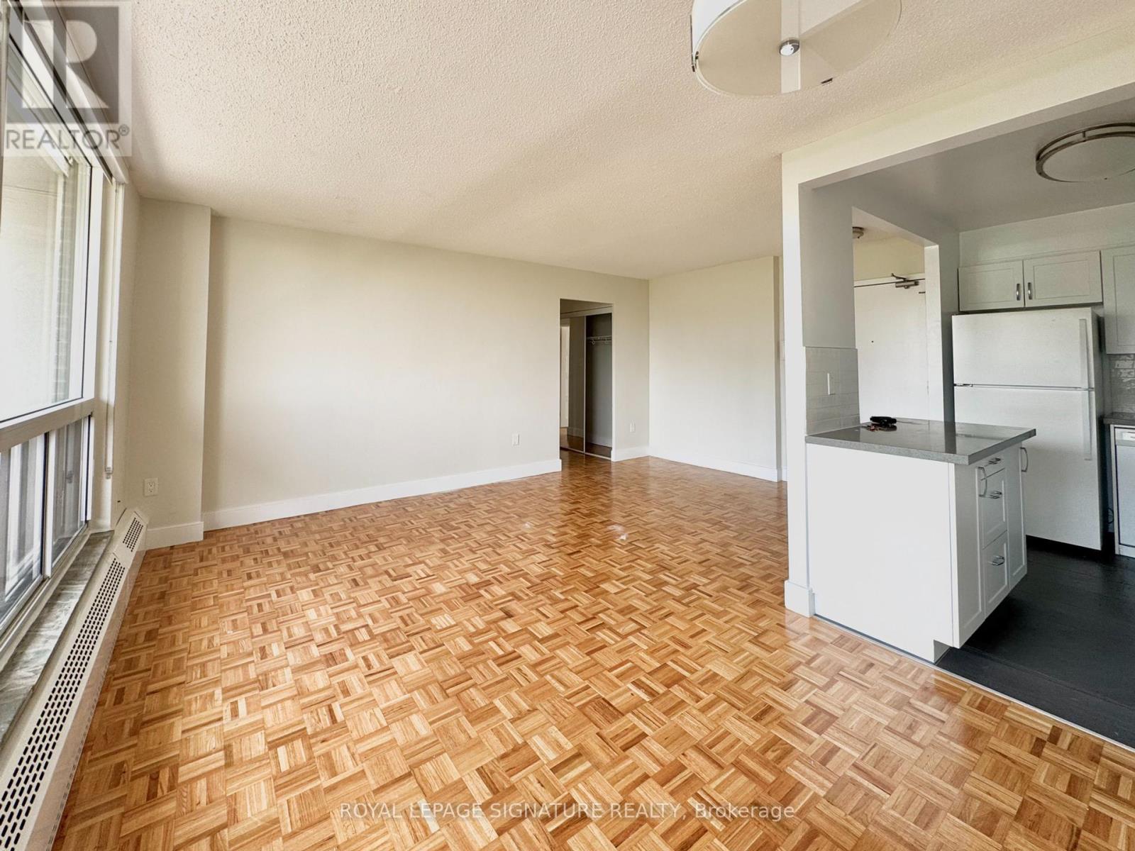 Photo 4 of 1109 666 Spadina Avenue, Toronto ON