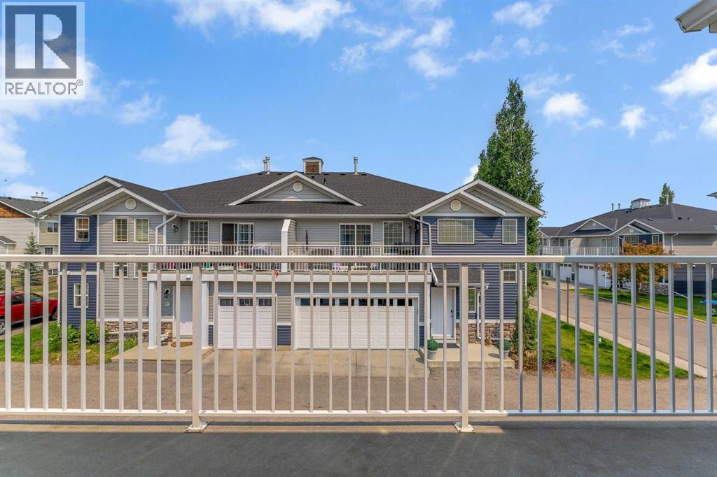 Single Family House for Sale in  Country Village Circle NE Country Hills Village Calgary 