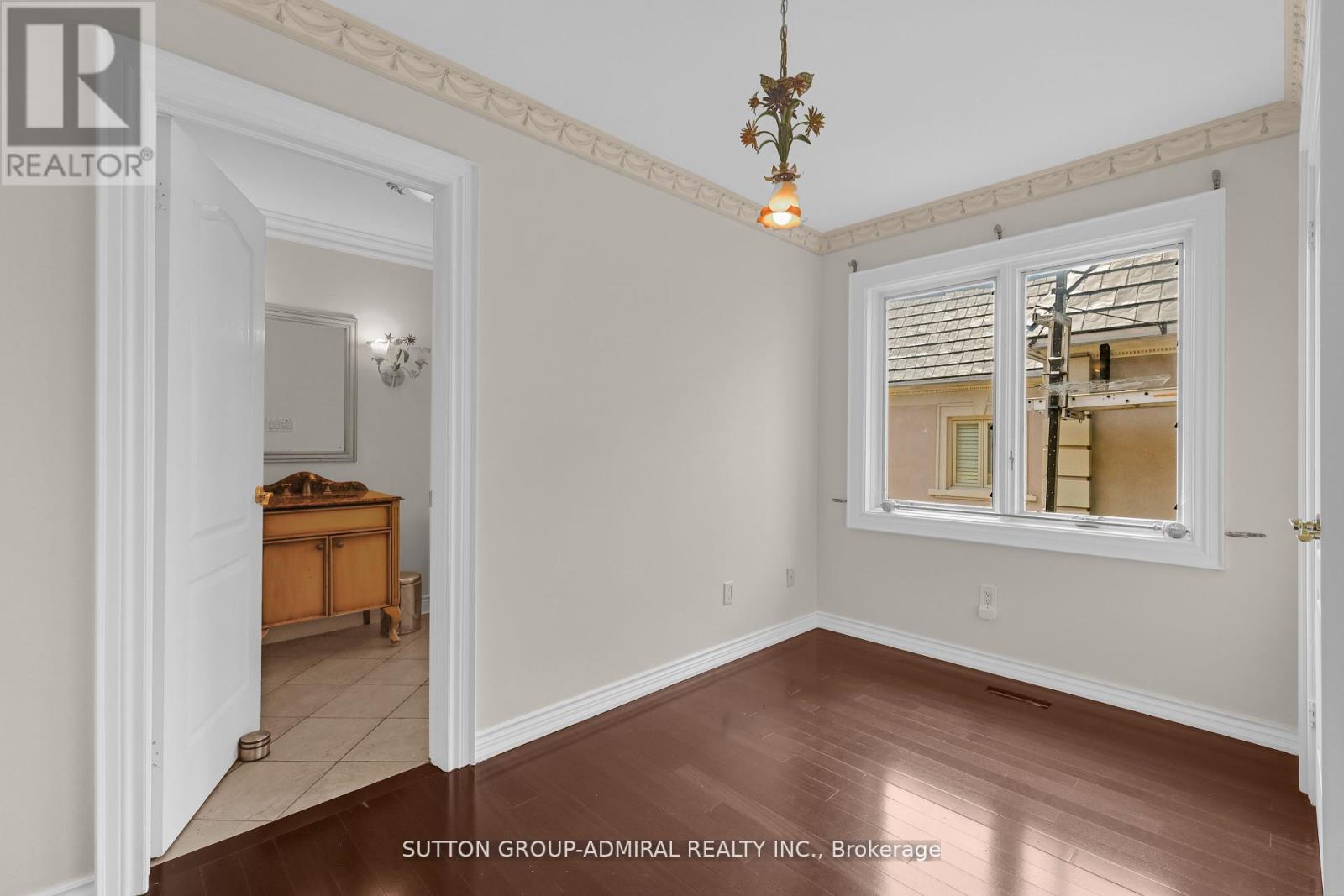 Photo 24 of 48 Berkindale Drive, Toronto ON