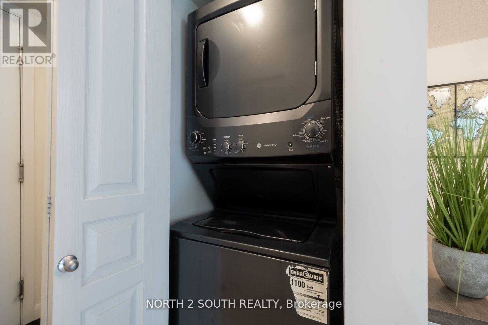 Photo 4 of 214 323 Richmond Street E, Toronto ON