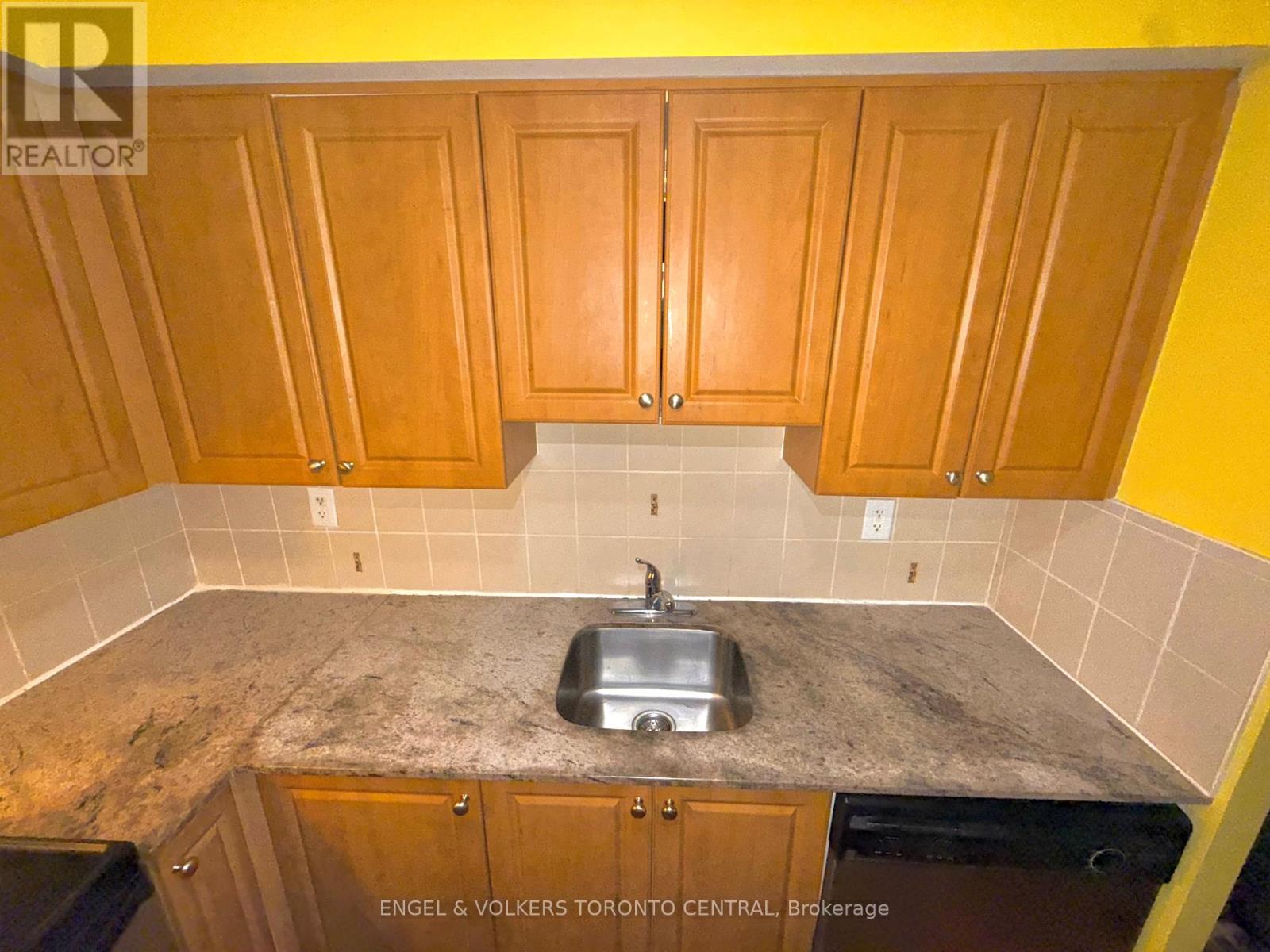 Photo 35 of 208 225 Wellesley Street E, Toronto ON