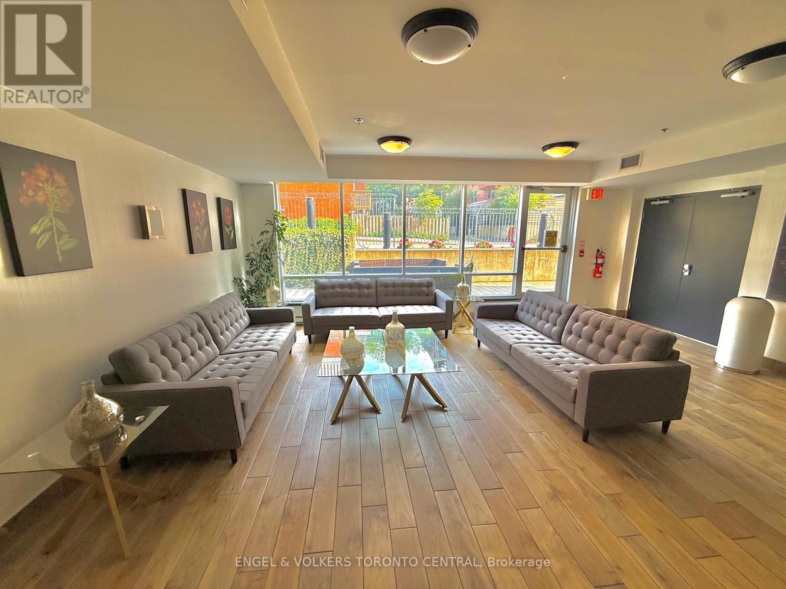 Photo 44 of 208 225 Wellesley Street E, Toronto ON