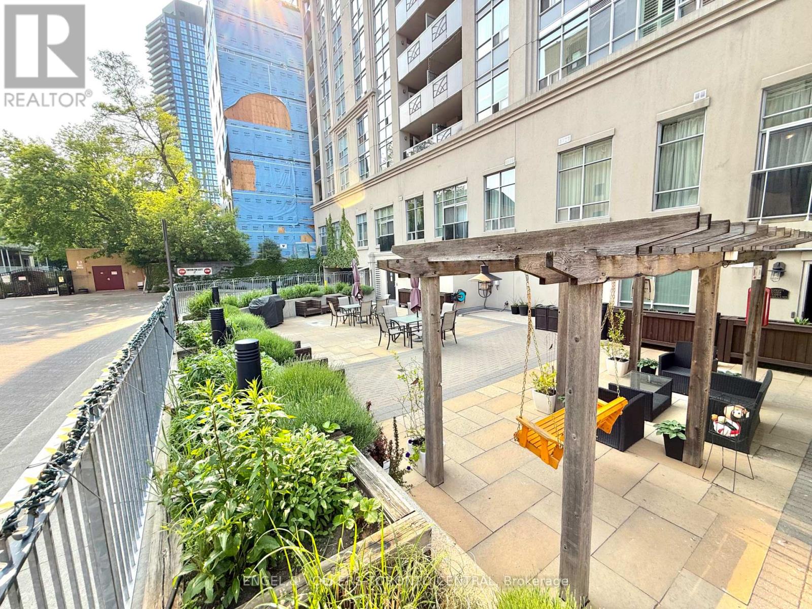 Photo 23 of 208 225 Wellesley Street E, Toronto ON