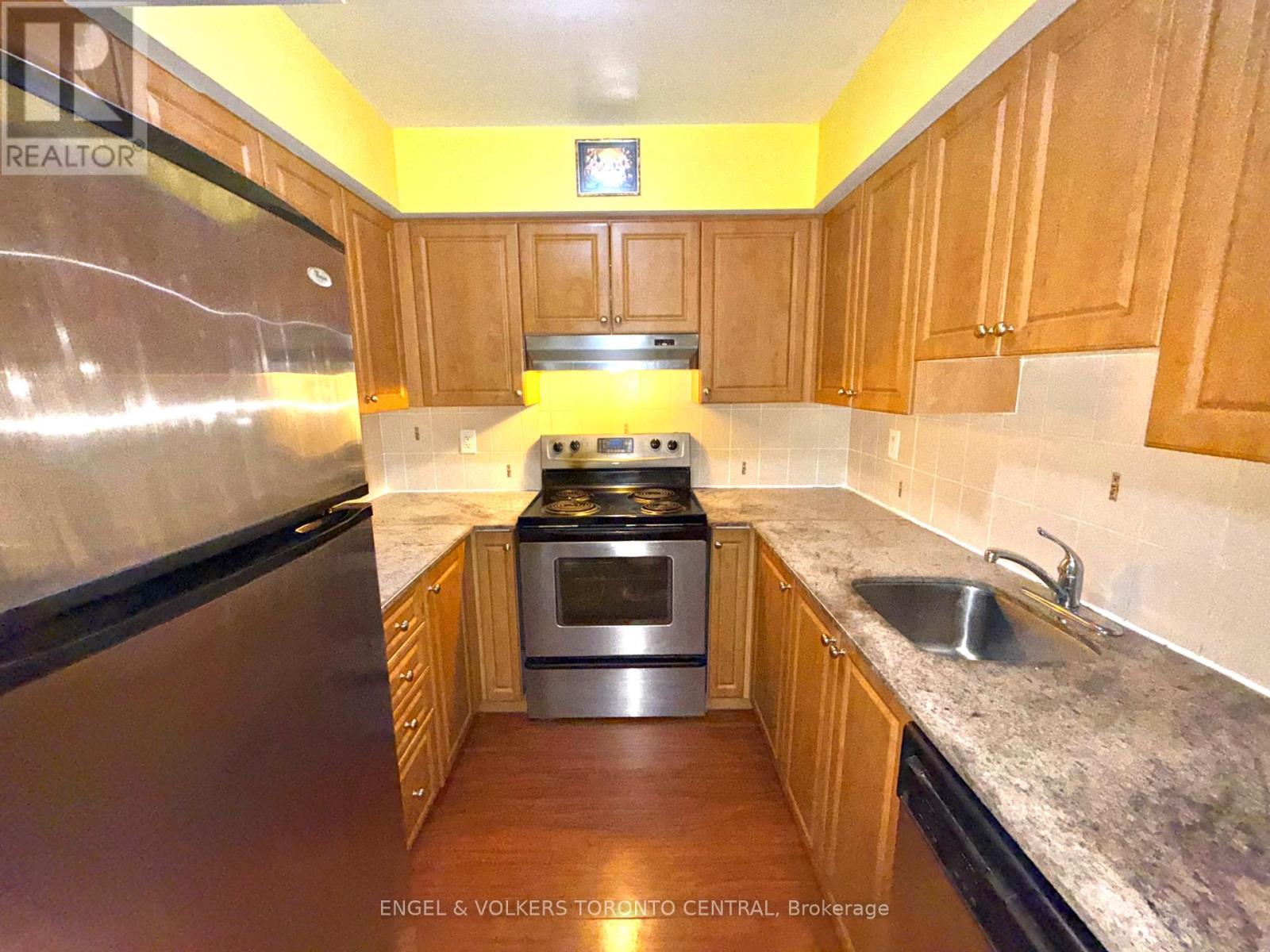 Photo 30 of 208 225 Wellesley Street E, Toronto ON