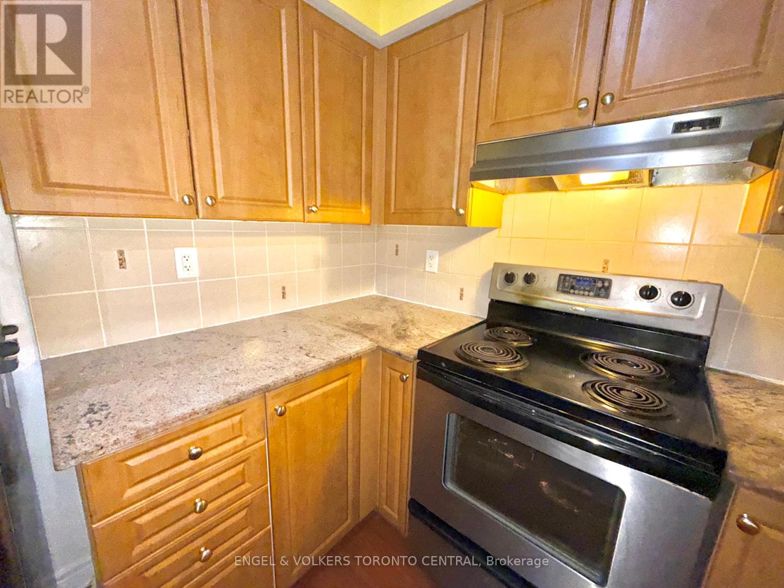 Photo 11 of 208 225 Wellesley Street E, Toronto ON