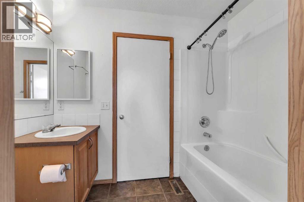 Single Family House for Sale in  Country Village Circle NE Country Hills Village Calgary 