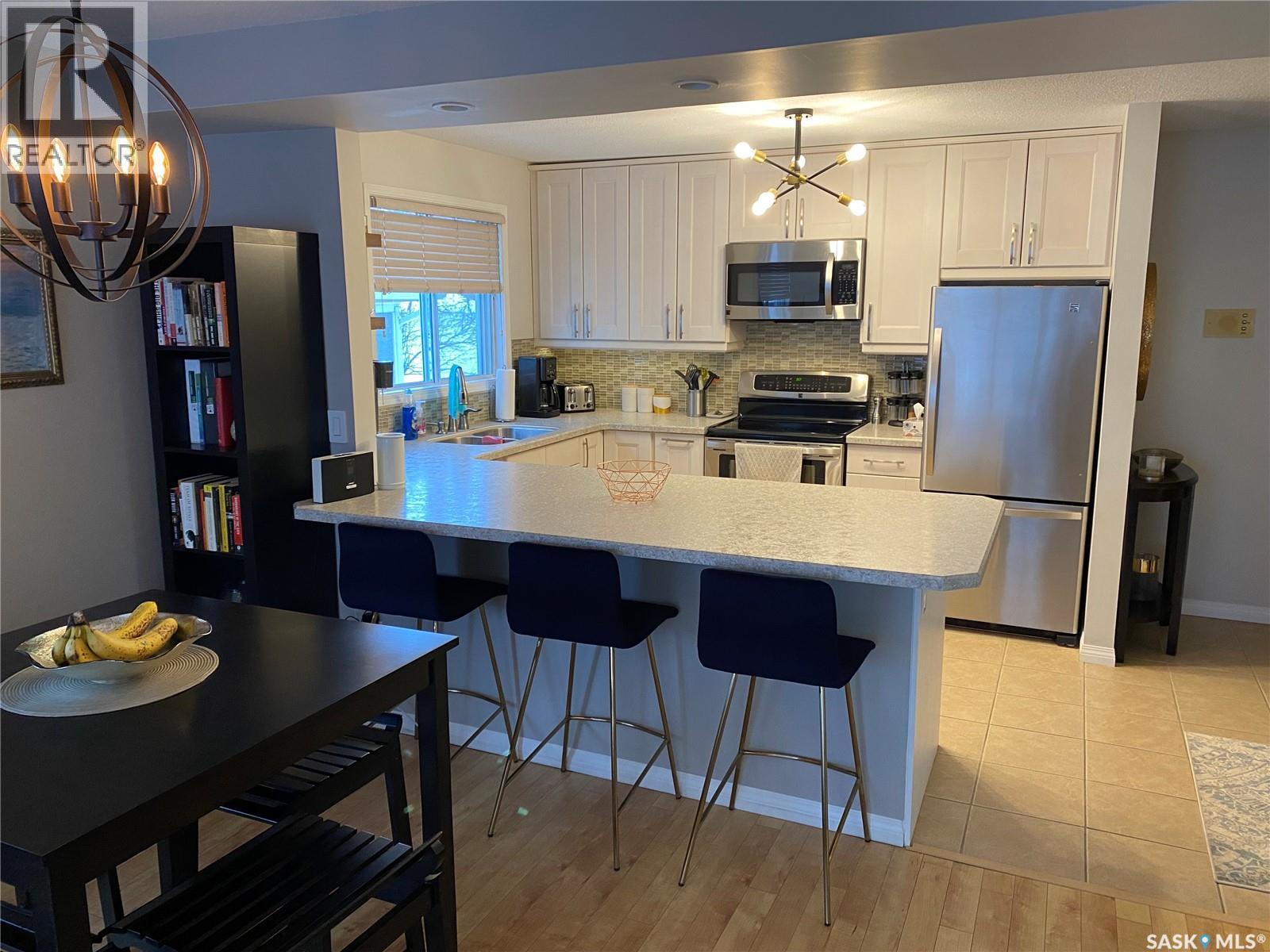 Photo 2 of 102 428 4th Avenue N, Saskatoon SK