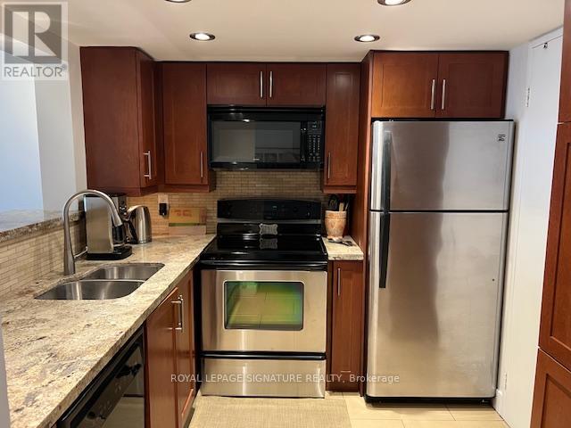 Photo 11 of 705 65 Scadding Avenue, Toronto ON