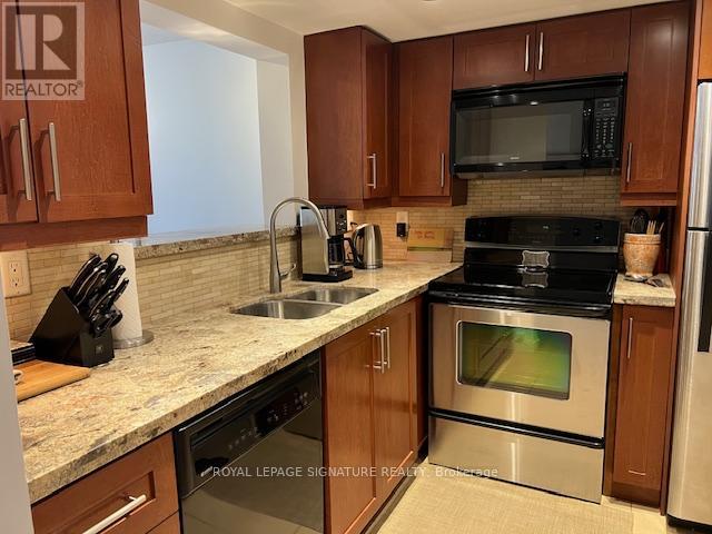 Photo 2 of 705 65 Scadding Avenue, Toronto ON