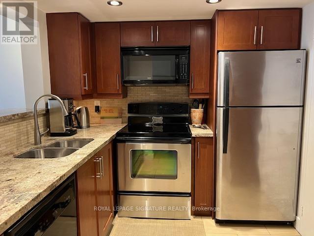 Photo 14 of 705 65 Scadding Avenue, Toronto ON