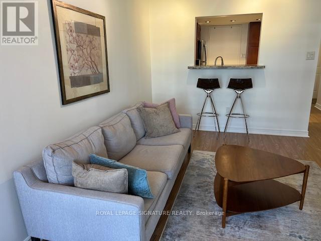 Photo 6 of 705 65 Scadding Avenue, Toronto ON