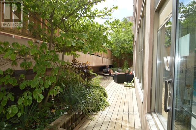 Photo 8 of 705 65 Scadding Avenue, Toronto ON