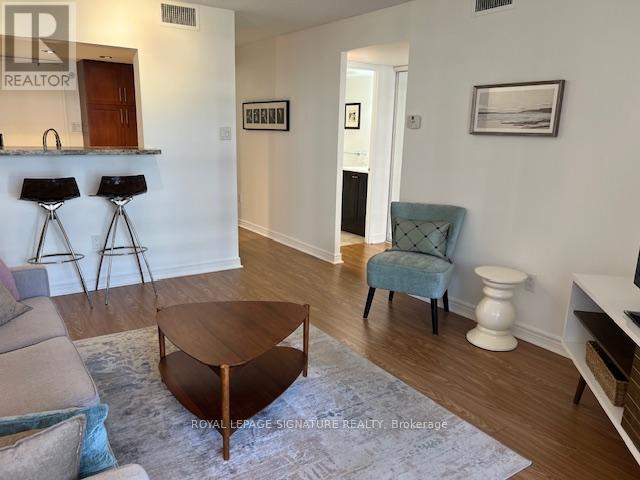 Photo 19 of 705 65 Scadding Avenue, Toronto ON