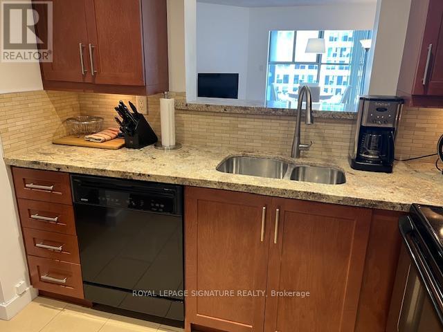 Photo 24 of 705 65 Scadding Avenue, Toronto ON