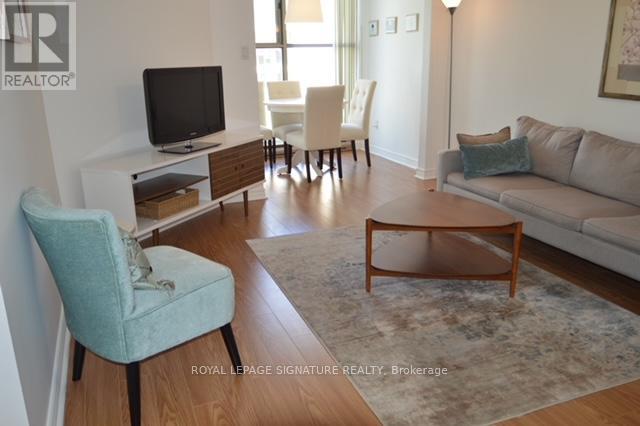 Photo 5 of 705 65 Scadding Avenue, Toronto ON