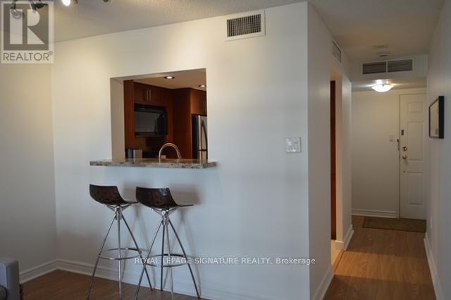 Photo 13 of 705 65 Scadding Avenue, Toronto ON