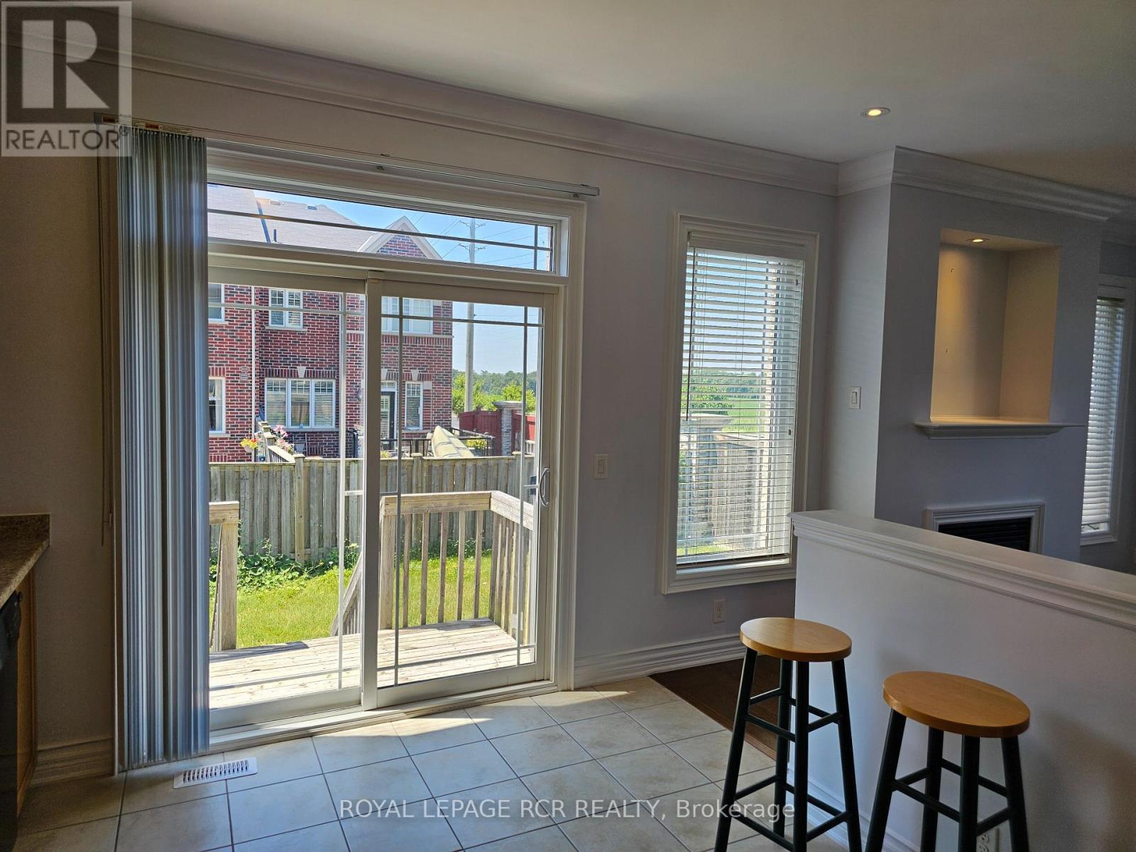 Photo 16 of 40 Thatcher Crescent, East Gwillimbury ON