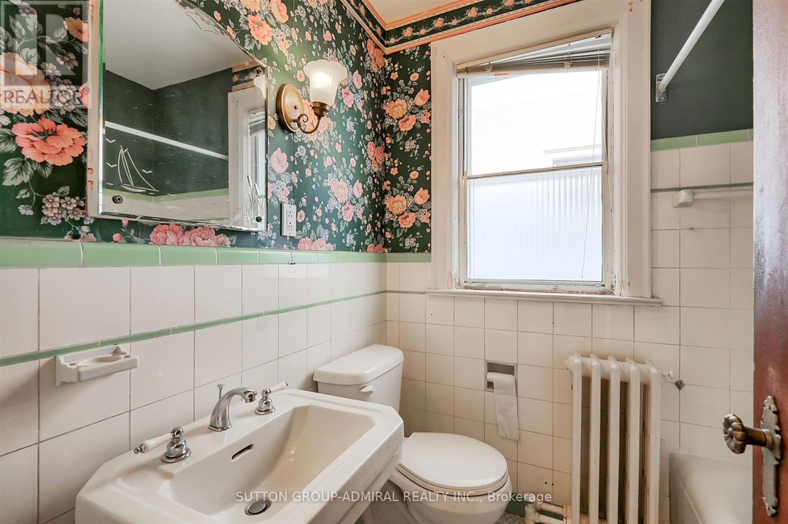 Photo 6 of 239 Floyd Avenue, Toronto ON