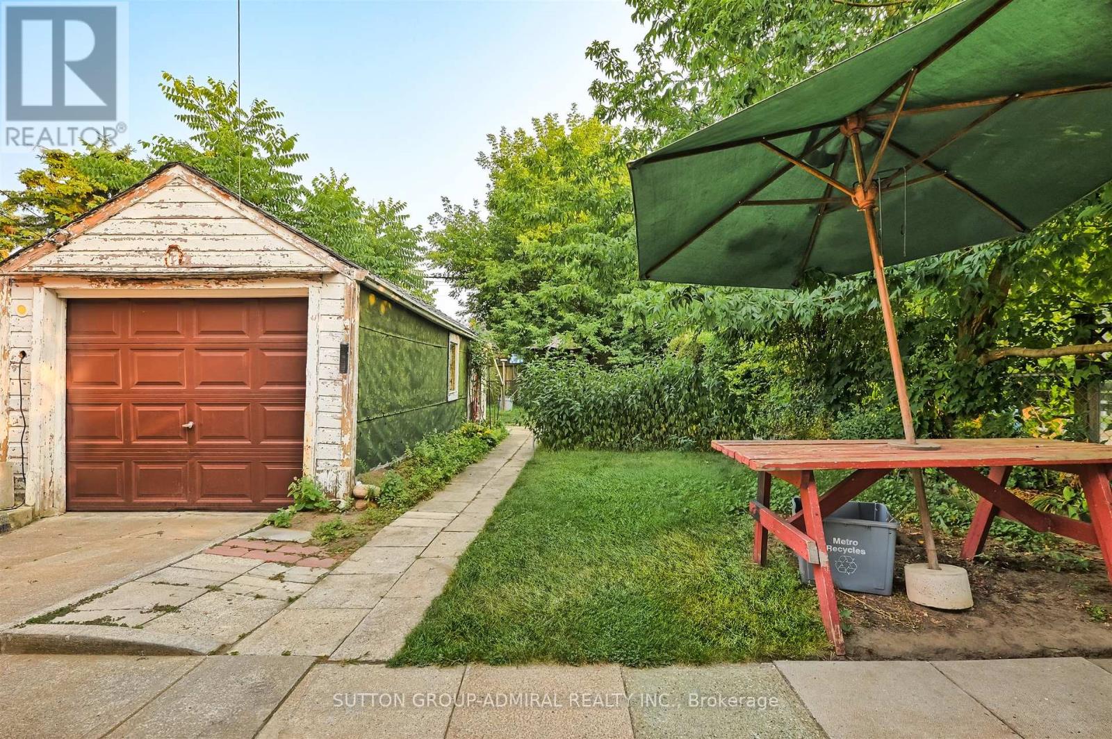 Photo 8 of 239 Floyd Avenue, Toronto ON