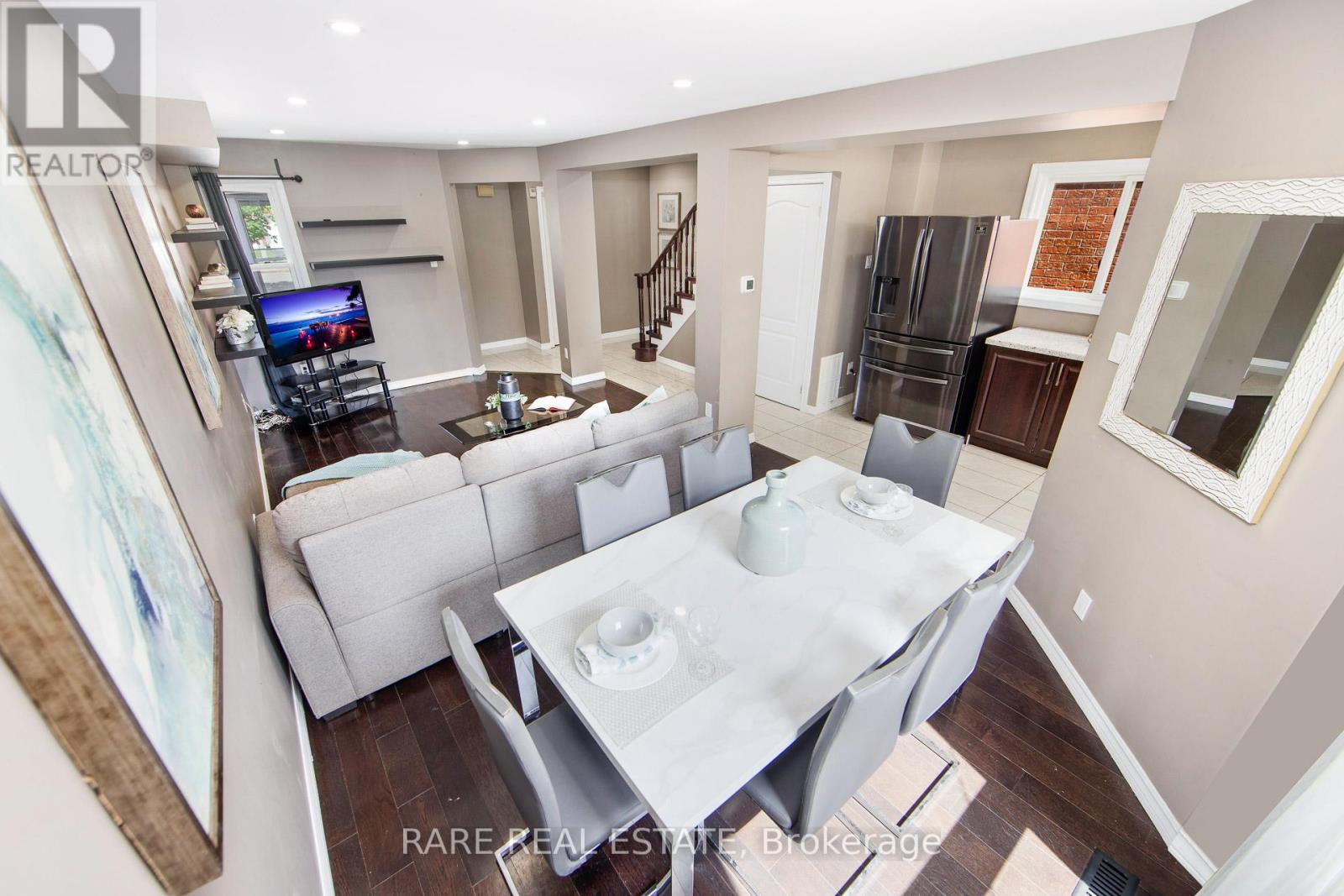 Photo 14 of 33 Fieldside Drive, Toronto ON