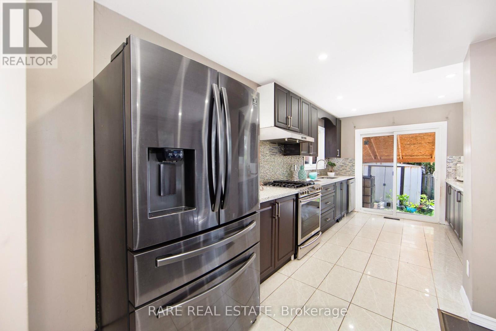 Photo 1 of 33 Fieldside Drive, Toronto ON