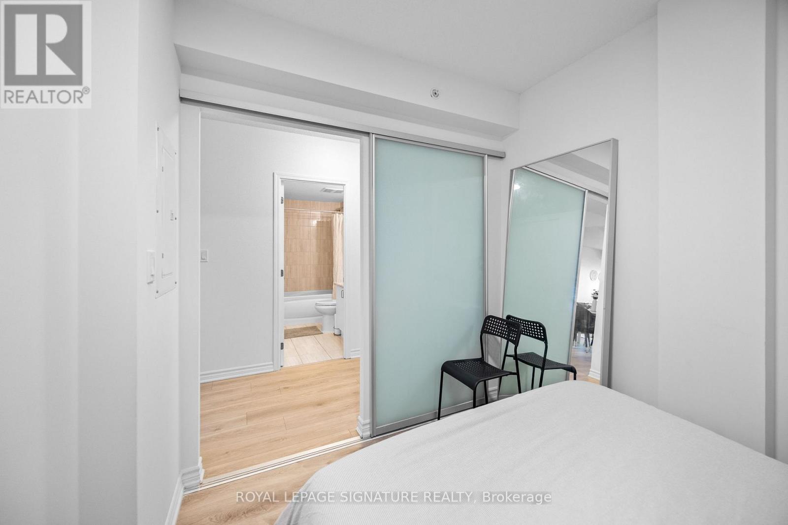 Photo 11 of 214 1 Falaise Road, Toronto ON