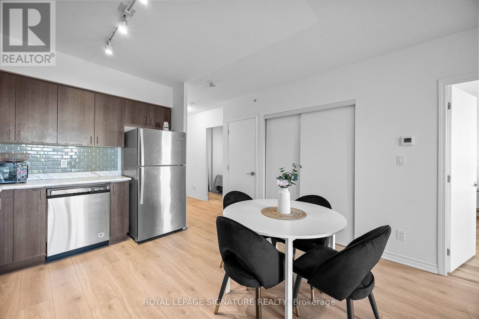 Photo 8 of 214 1 Falaise Road, Toronto ON