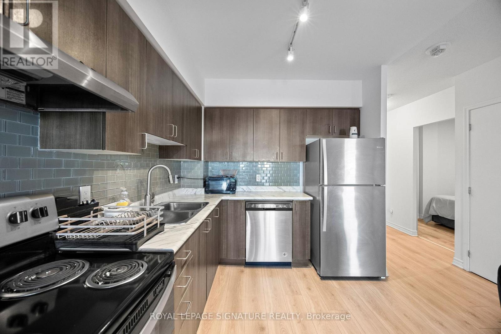 Photo 23 of 214 1 Falaise Road, Toronto ON
