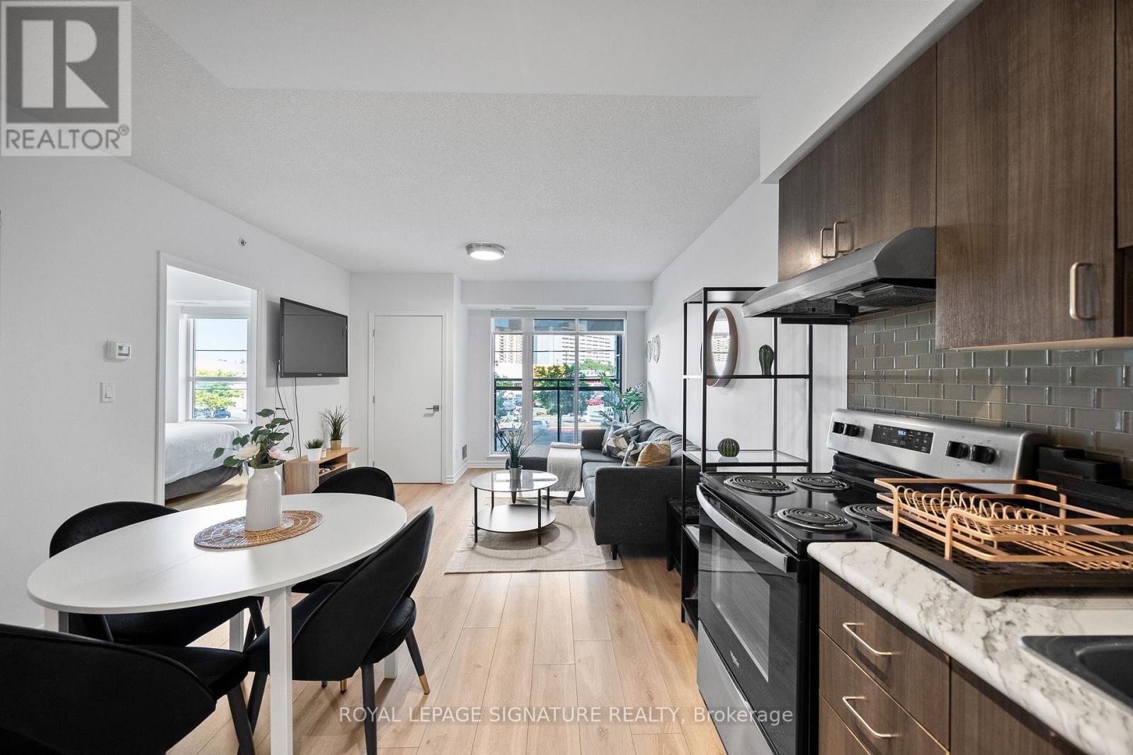 Photo 35 of 214 1 Falaise Road, Toronto ON