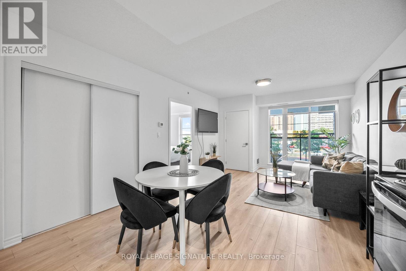 Photo 12 of 214 1 Falaise Road, Toronto ON