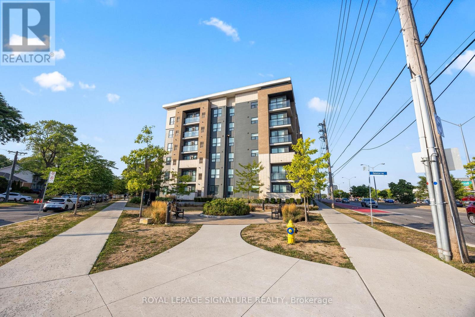 Photo 22 of 214 1 Falaise Road, Toronto ON
