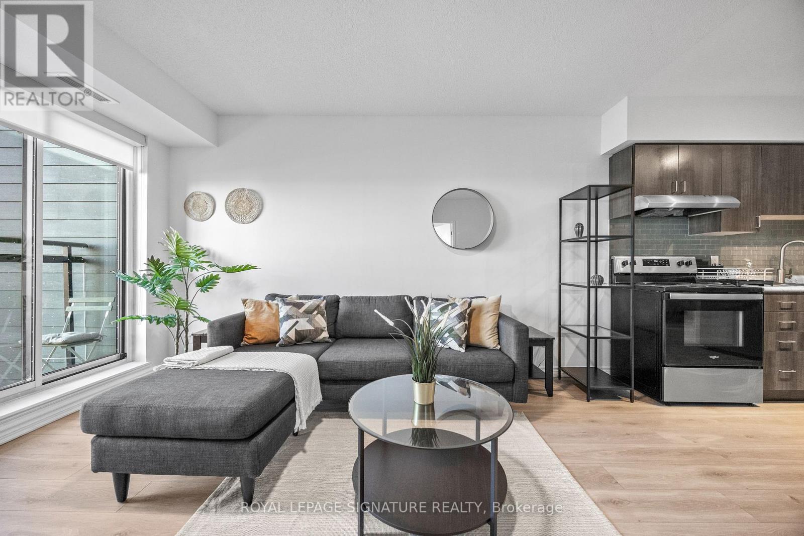 Photo 38 of 214 1 Falaise Road, Toronto ON
