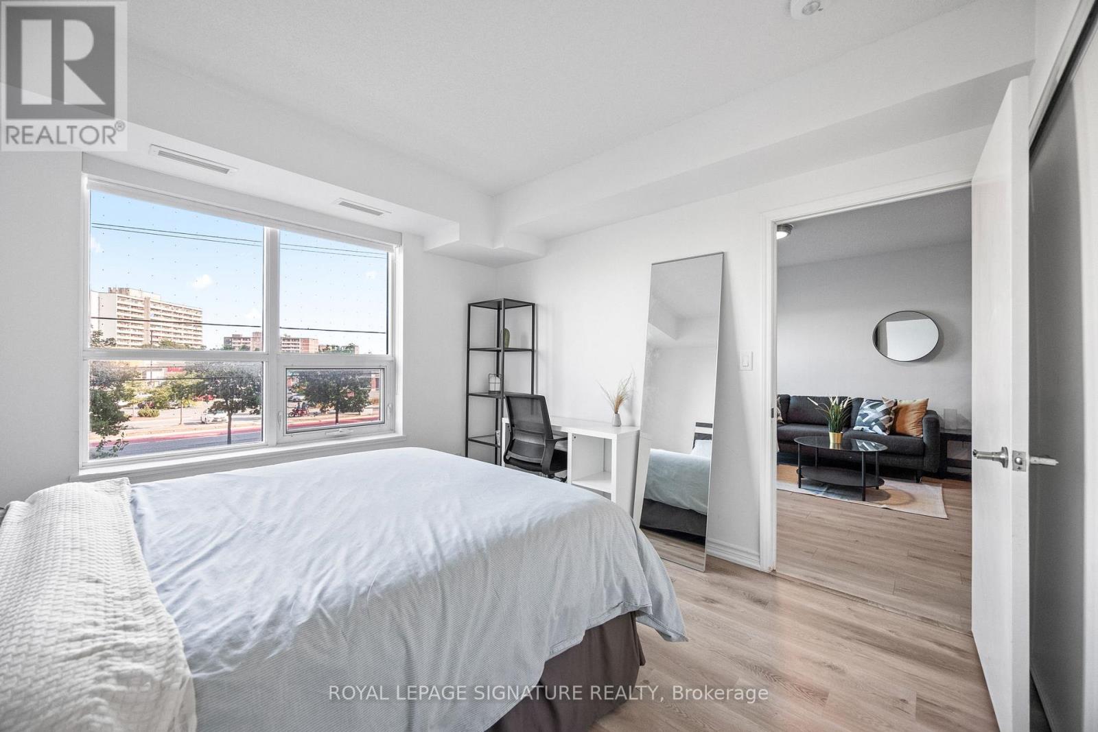 Photo 10 of 214 1 Falaise Road, Toronto ON