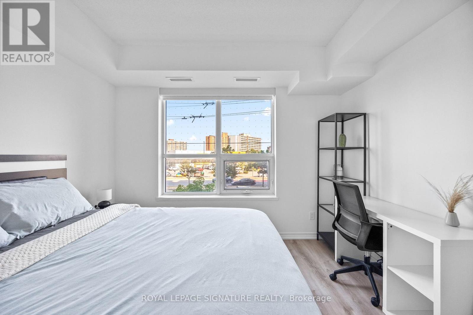 Photo 19 of 214 1 Falaise Road, Toronto ON