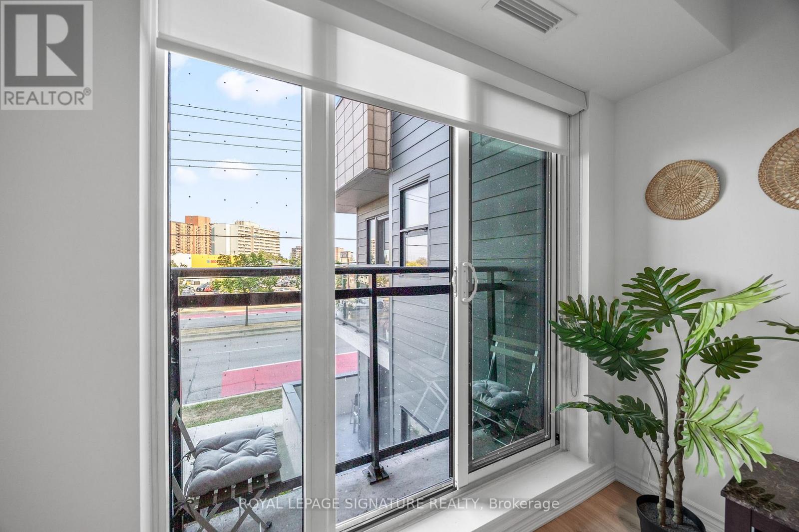 Photo 26 of 214 1 Falaise Road, Toronto ON