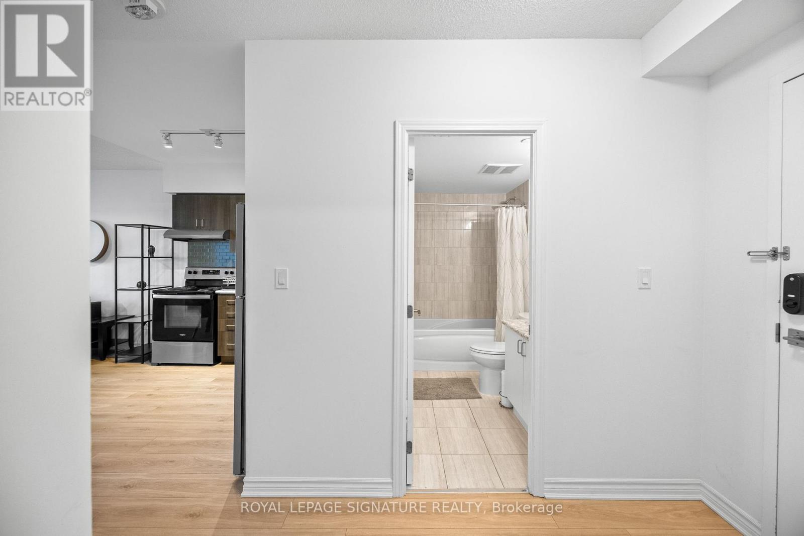 Photo 3 of 214 1 Falaise Road, Toronto ON