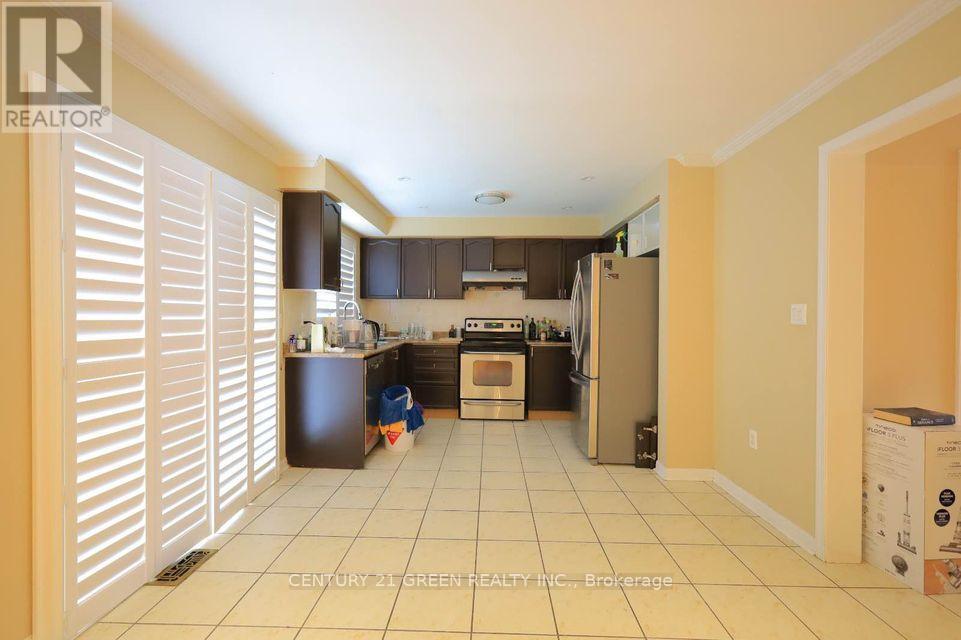 Photo 11 of Main 98 Muskox Drive, Toronto ON