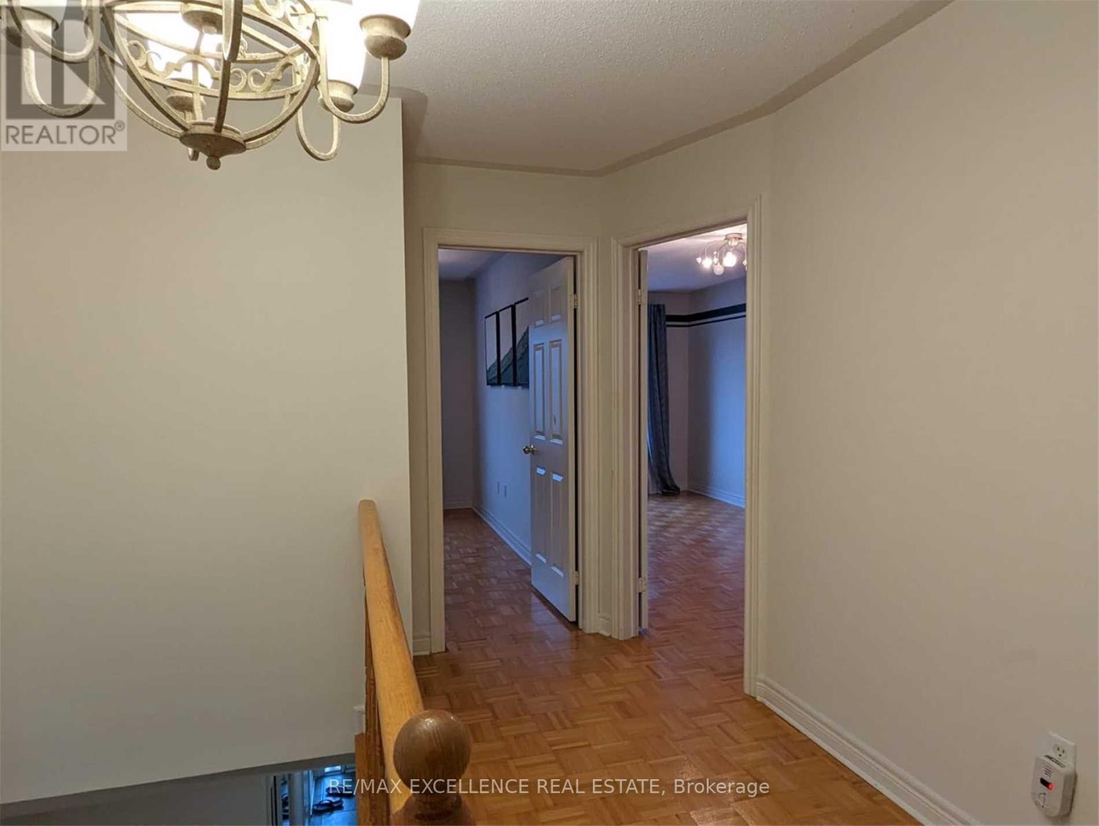 Photo 16 of 43 Foxchase Avenue, Vaughan ON