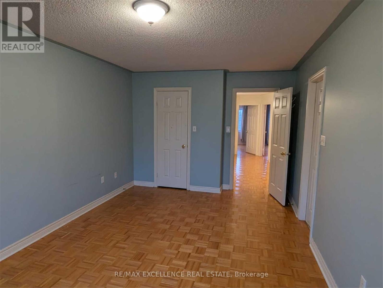 Photo 12 of 43 Foxchase Avenue, Vaughan ON