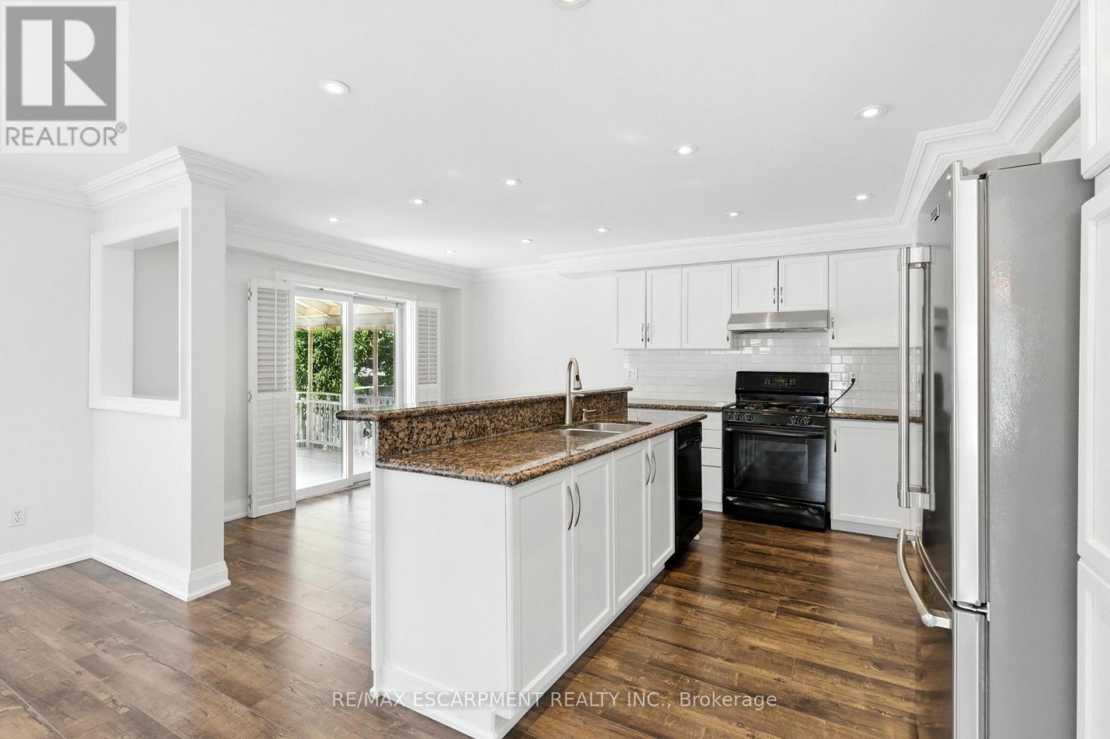 Photo 10 of 90 Genoa Road, Vaughan ON