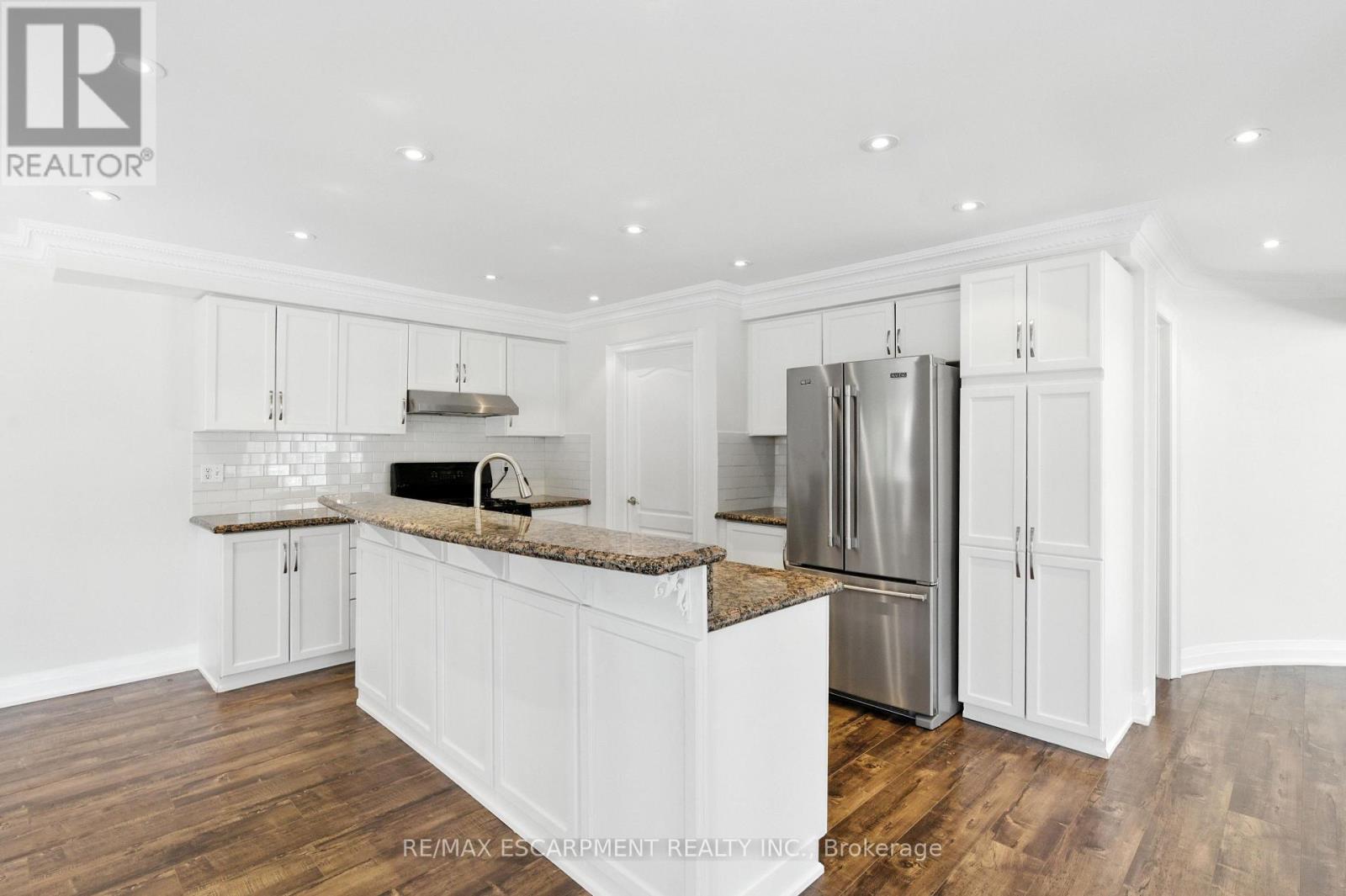 Photo 11 of 90 Genoa Road, Vaughan ON