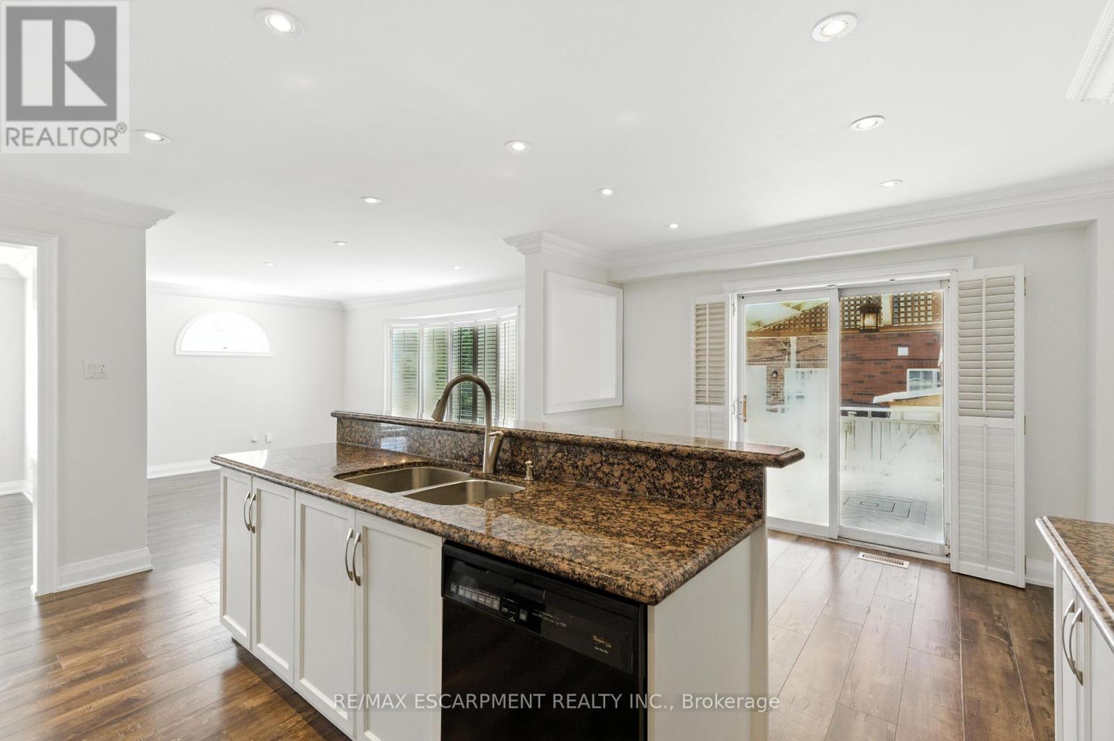 Photo 12 of 90 Genoa Road, Vaughan ON
