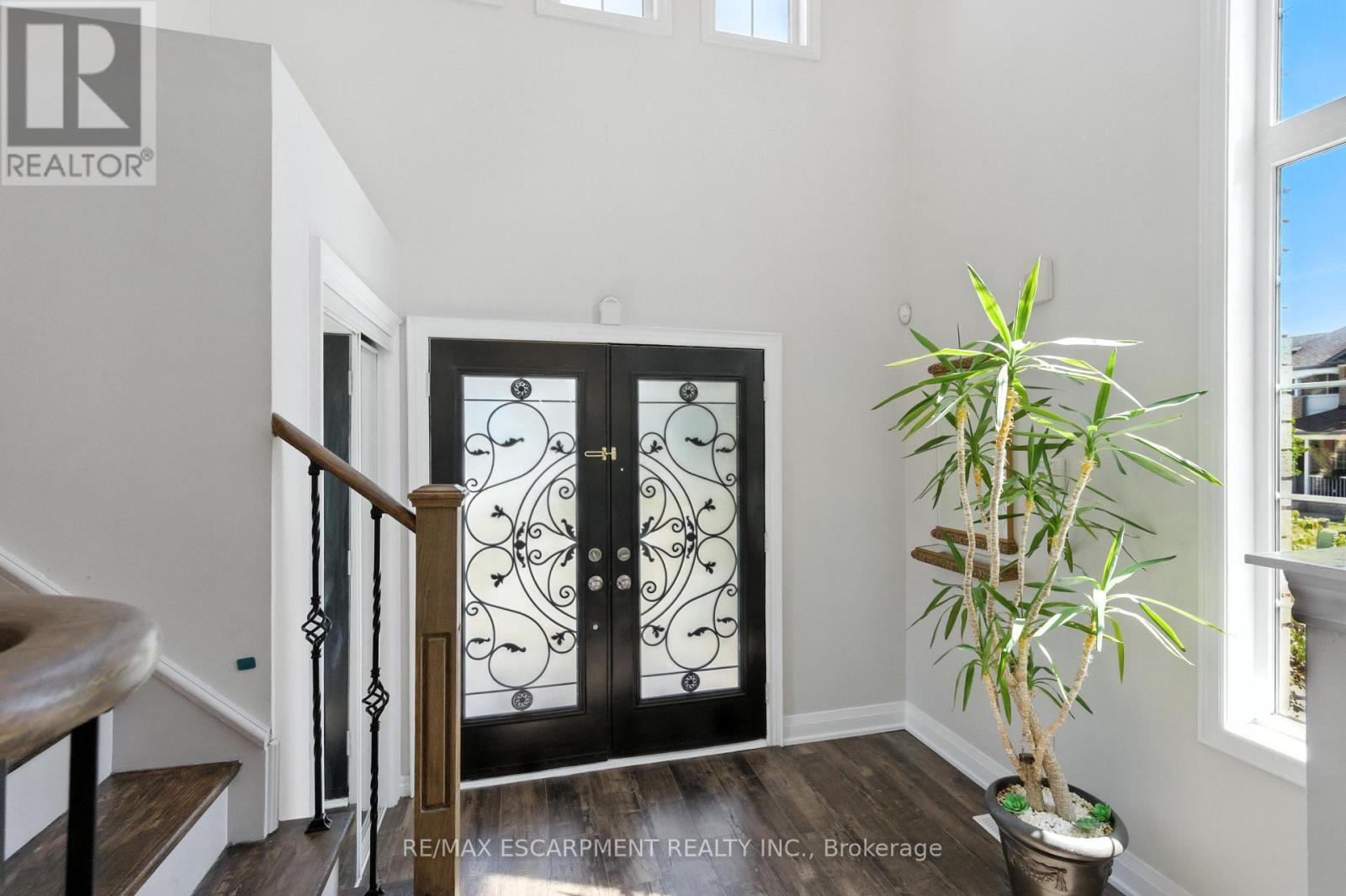 Photo 4 of 90 Genoa Road, Vaughan ON