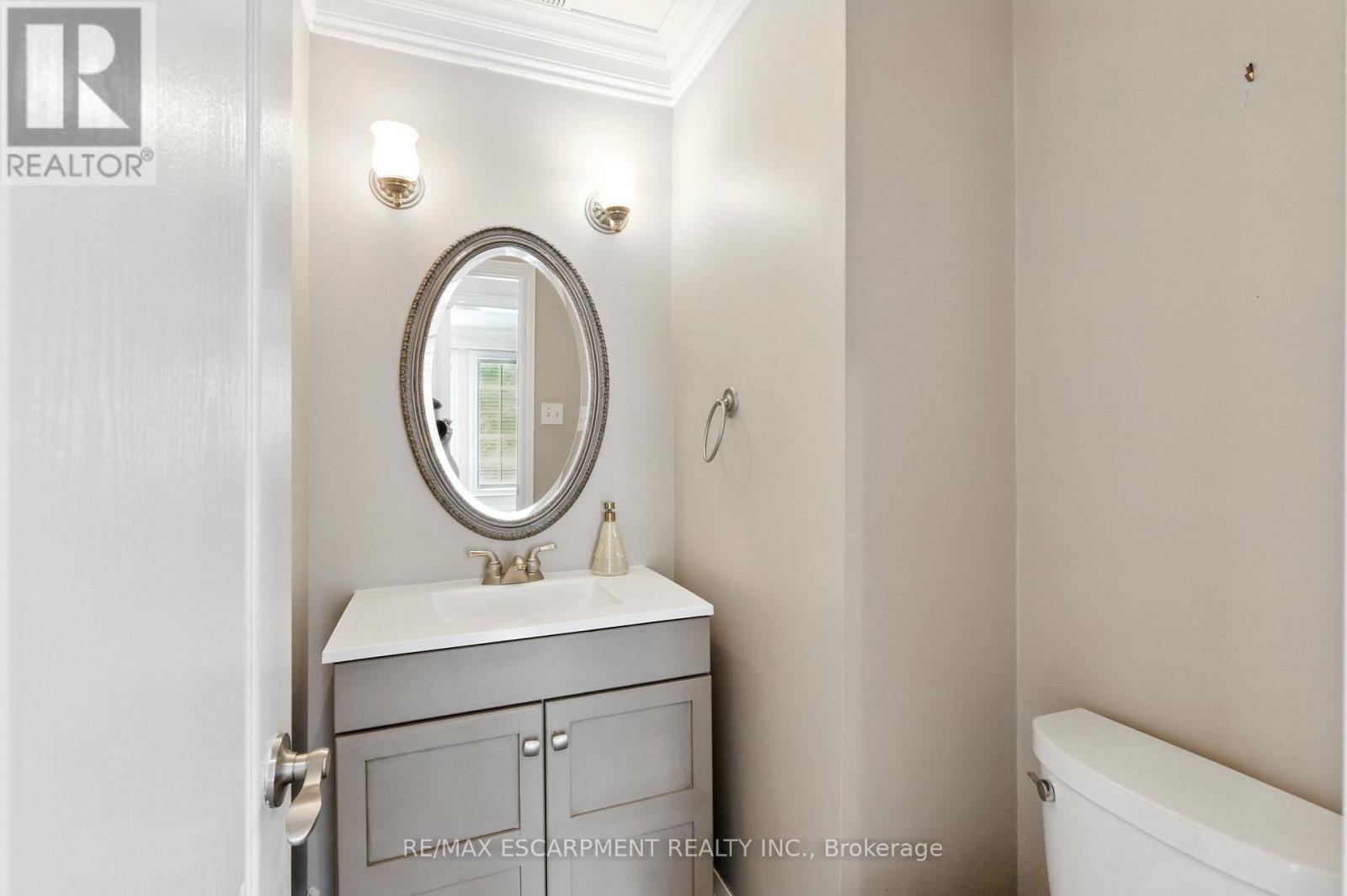 Photo 9 of 90 Genoa Road, Vaughan ON
