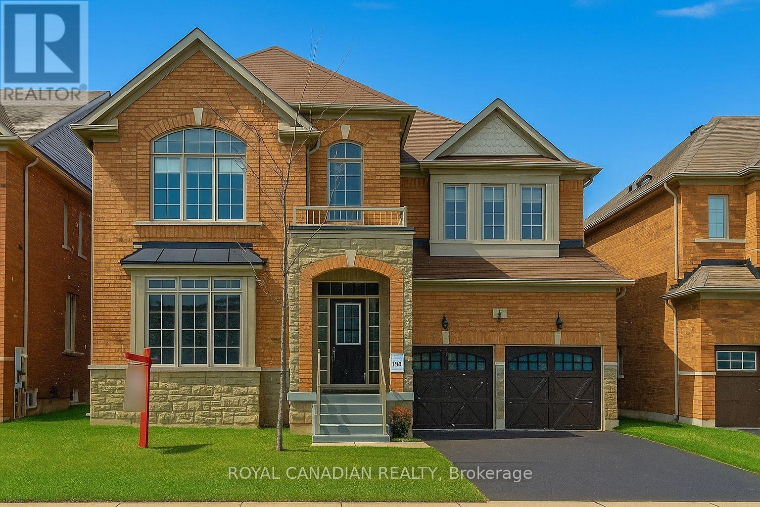 Photo 2 of 4 Thimbleweed Street, Markham ON