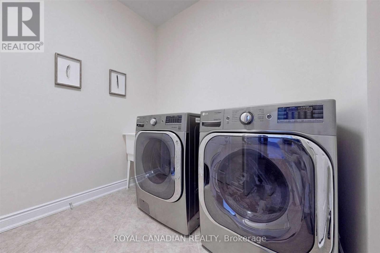 Photo 38 of 4 Thimbleweed Street, Markham ON